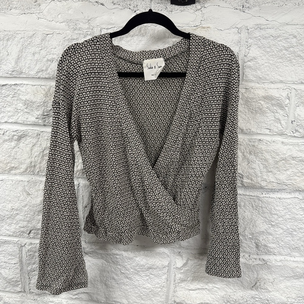 Sadie x Sage spring top with flared sleeves